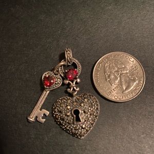 listing-status-banner